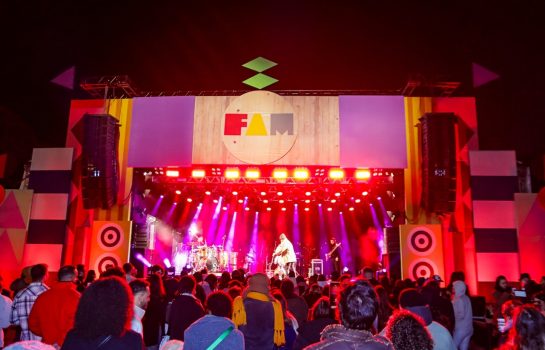 Portal NetCampos marca presença no FAM nas Alturas e destaca noite de abertura com shows de Silva, Duda Brack e Coisa Nossa