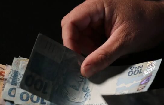 Empresas têm até 30 de novembro para pagar a primeira parcela do 13º salário aos trabalhadores