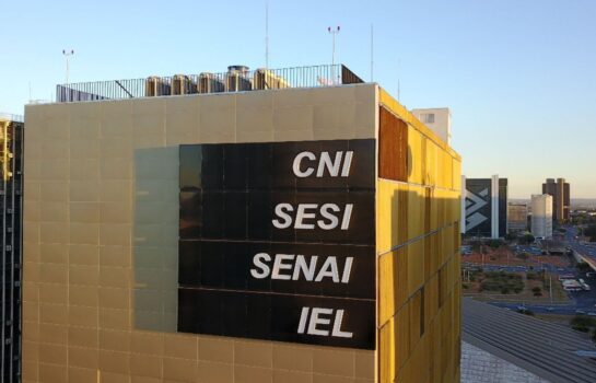 Copom mantém Selic em 15% e preocupa setor produtivo: indústria alerta para freio na economia