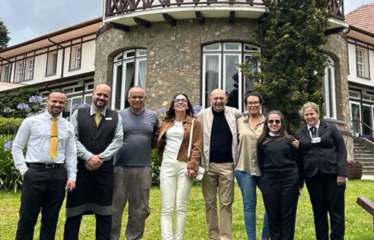 Luciano Hang celebra 30 anos de casamento em estadia no Hotel Vila Inglesa em Campos do Jordão