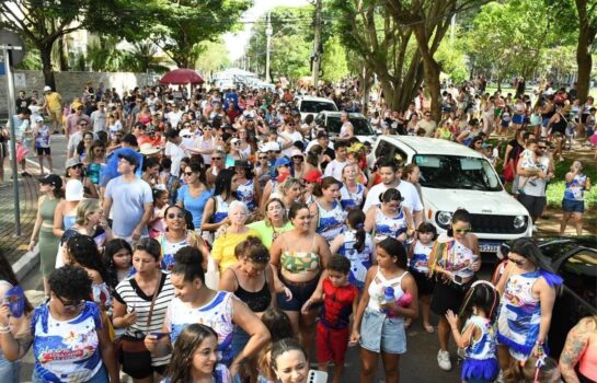 Escola Monteiro Lobato promove o Bloco do Lobatinho pelas ruas do Jardim Aquarius