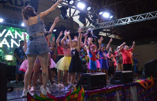 Pré-Carnaval da ADC Embraer reforça tradição em São José dos Campos com matinês familiares e noite carnavalesca em fevereiro