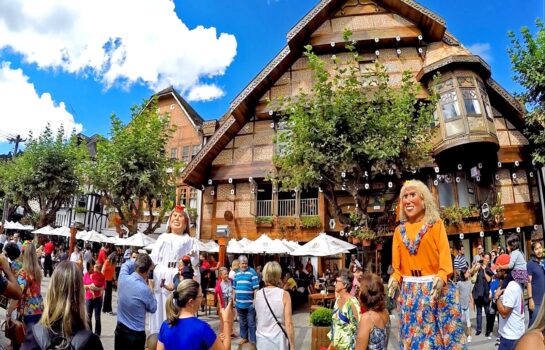 Marchinhas e novo evento de gala marcam o Carnaval 2026 de Campos do Jordão