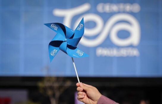 Lei determina que cinemas promovam sessões adaptadas para pessoas autistas