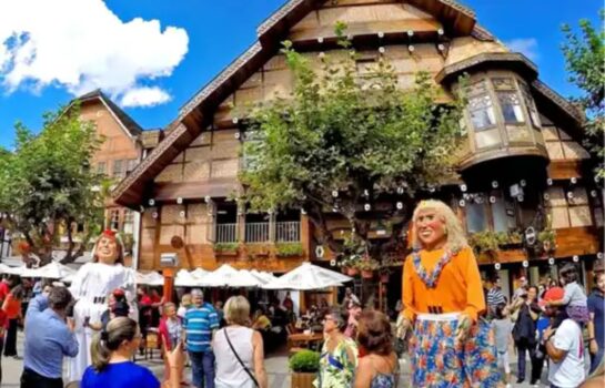 Carnaval no Capivari terá cortejos, marchinhas e expectativa de 80 mil pessoas no Boulevard Genève